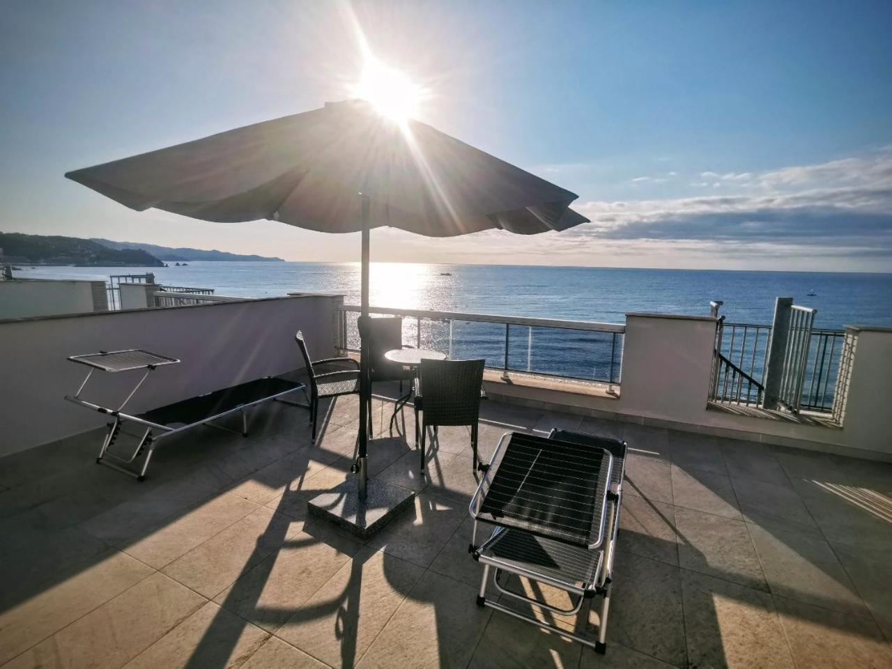 Seafront Apartment In Blanes Esterno foto